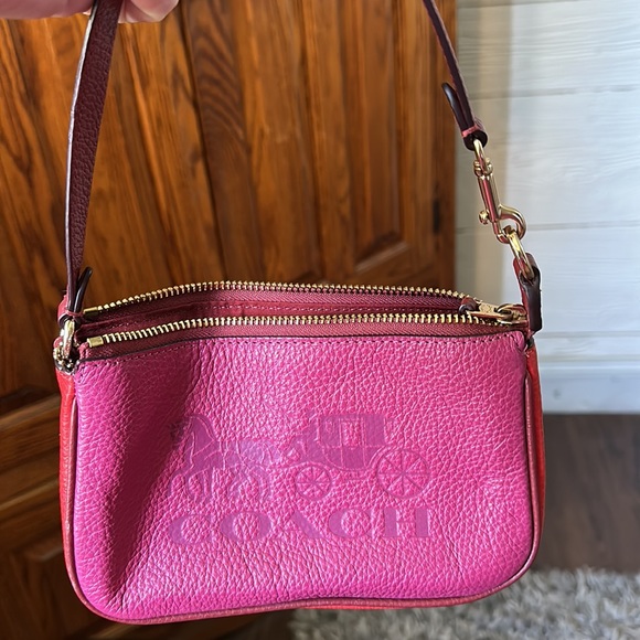 Adorable Coach handbag - Picture 6 of 9